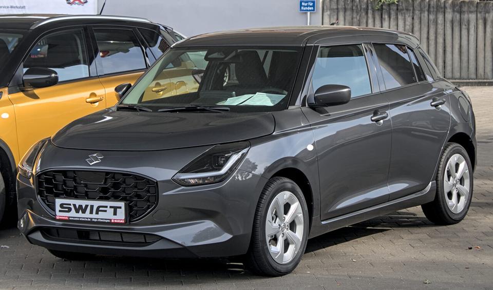 Maruti Swift grey, front three-quarter showing alloy wheels